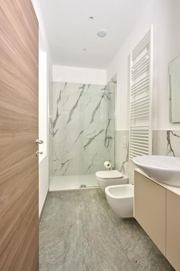 Ca Del Lasco - Modern Apartments In Classic Villa เบลลาโน ภายนอก รูปภาพ