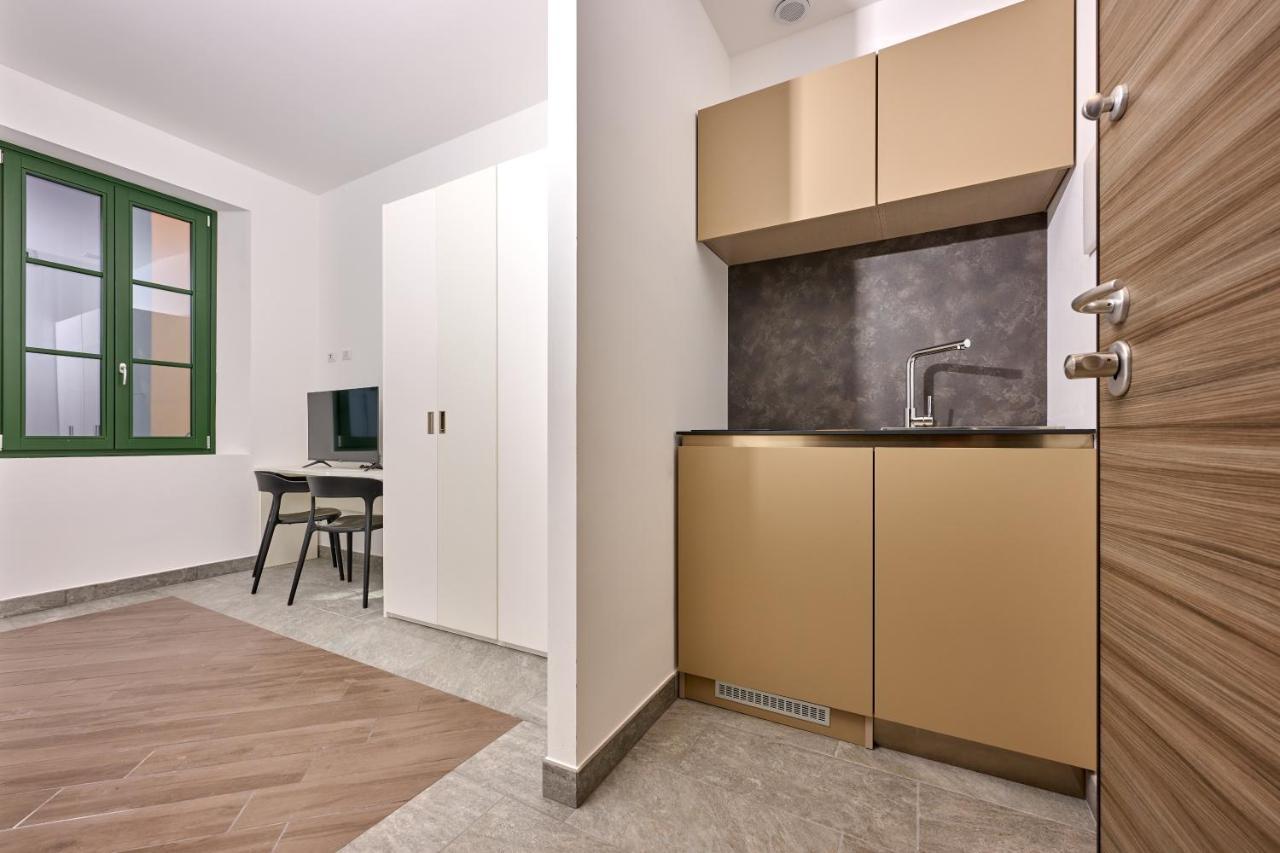 Ca Del Lasco - Modern Apartments In Classic Villa เบลลาโน ภายนอก รูปภาพ