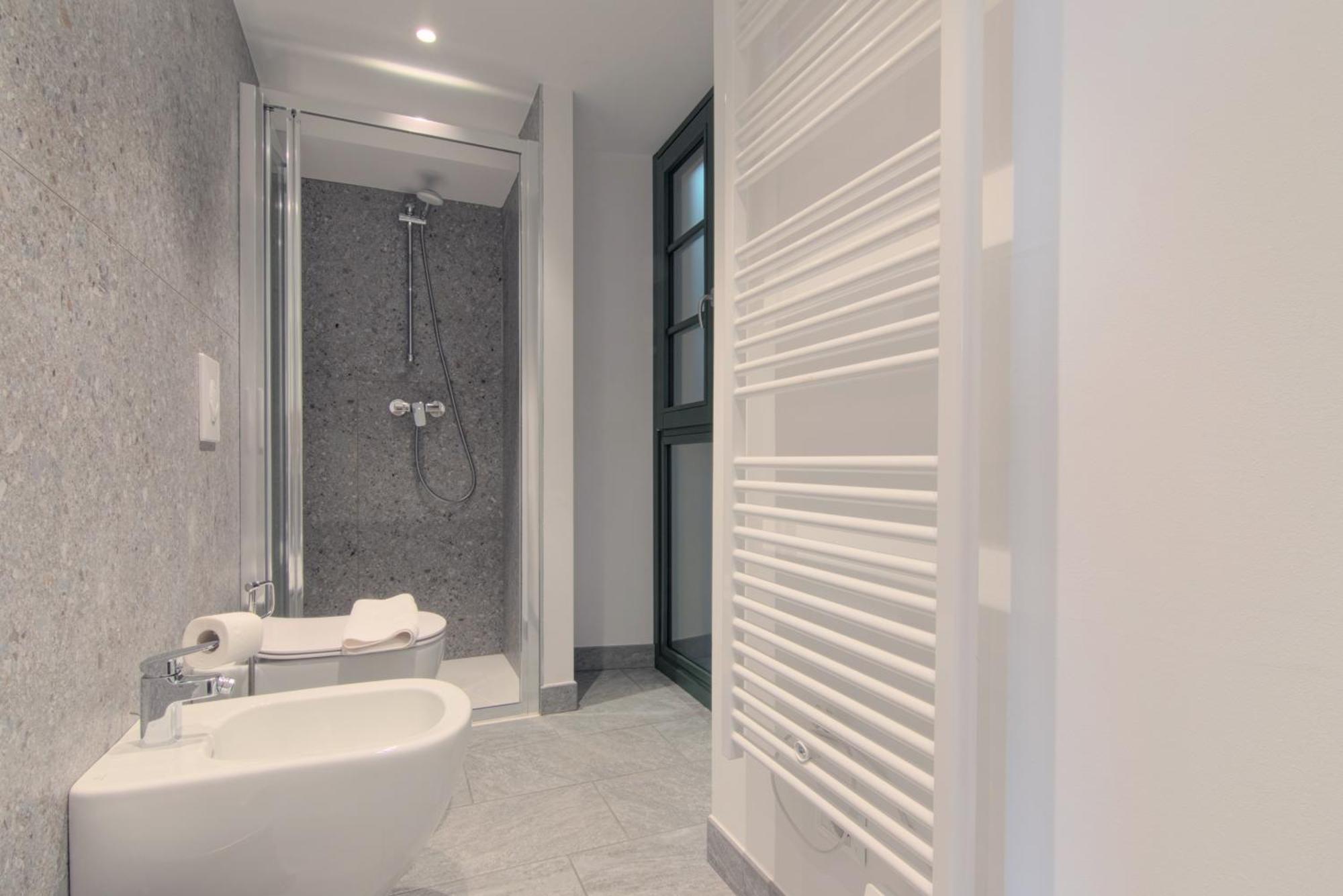 Ca Del Lasco - Modern Apartments In Classic Villa เบลลาโน ภายนอก รูปภาพ