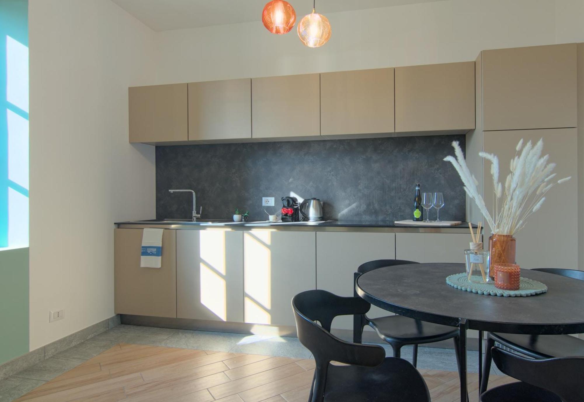 Ca Del Lasco - Modern Apartments In Classic Villa เบลลาโน ภายนอก รูปภาพ